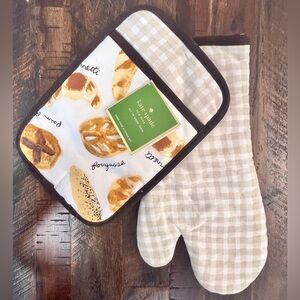 Kate Spade Oven Mitts Set
